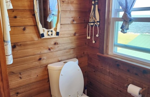 Columbia Cabin | Welcoming Hooks Hideaway-The Cabin on the Albemarle Sound