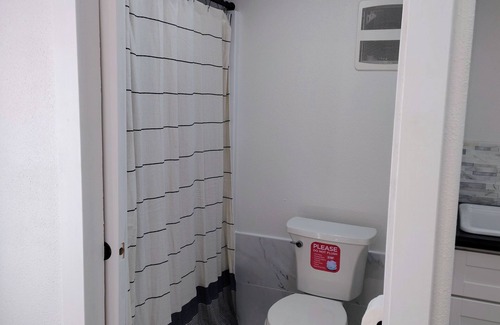 Roseville Apartment | Welcoming studio in Roseville perfect for a cozy getaway