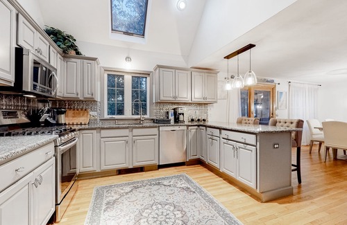 East Harwich House | Well-Appointed Cape Getaway: Deck w/Grill - Near Dining, Beach, Ponds & Golf