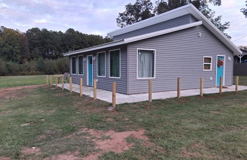 Cabot House | Well appointed house with outdoor space for kiddos to throw the ball in Cabot