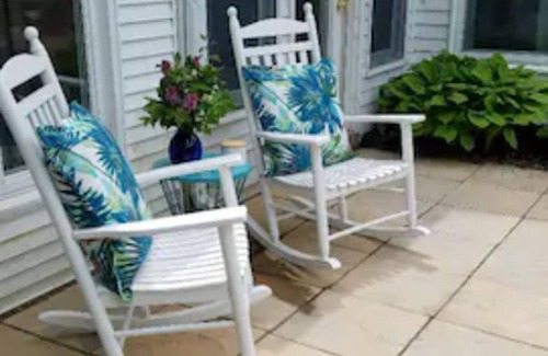 Whitehall House | Well Appointed Lakehouse - Family fun