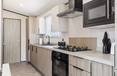 Kilgetty House | Well equipped modern caravan.