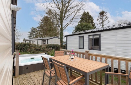 Kilgetty House | Well equipped modern caravan.