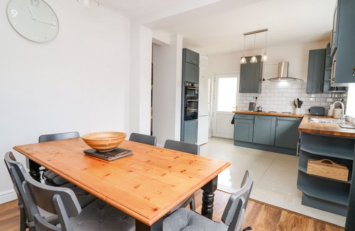 Ammanford Cottage | Welsh Valley House