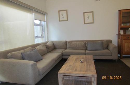 Plumstead House | Wembley Home -Heated pool, indoor braai, jacuzzi come relax