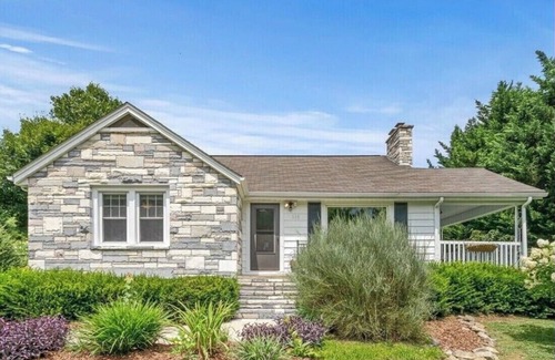 Asheville Cottage | West Asheville Bungalow - Close to Biltmore/LexAve