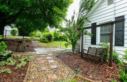 Asheville Cottage | West Asheville Bungalow - Close to Biltmore/LexAve