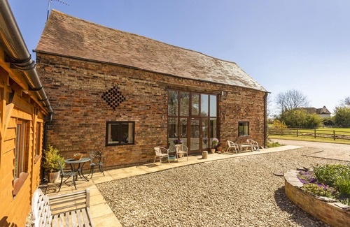 Wickhamford Cottage | West Barn Cottage - sleeps 3 guests in 2 bedrooms
