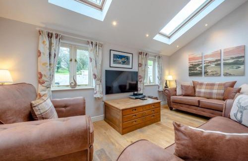 Pembroke House | West Barn