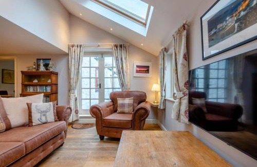 Pembroke House | West Barn