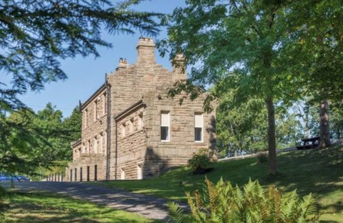 Lanchester House | West bound - Luxurious, Elegant and Quiet