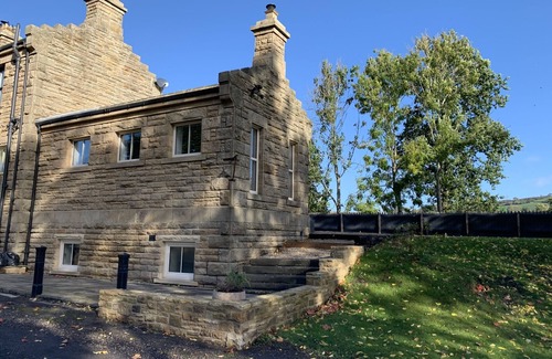 Lanchester House | West bound - Luxurious, Elegant and Quiet