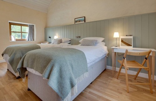 Tavernspite House | West Cottage - Two Bedroom House, Sleeps 4