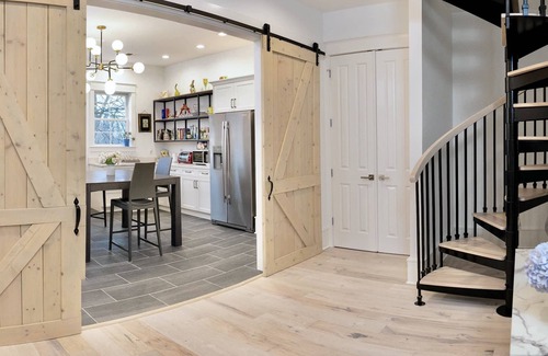 Georgetown House | West Suite-Charming 🕊️ Bleubird Studio + Suites -Art Yoga Boutique Stay