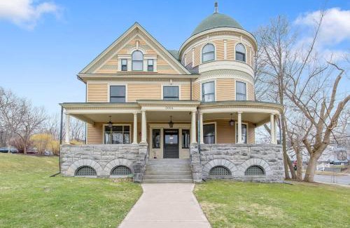 Eastside House | Westcott 2BD Apt in Mansion mins SU & JMA Dome