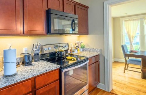 Eastside House | Westcott 3 Bed Apt in Mansion mins to SU JMA Dome