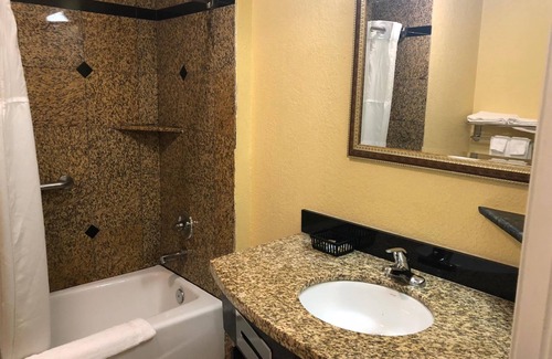 Willits Hotel | Western Village Inn