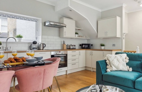 Pimlico Apartment | Westminster Charm - 2BR with Style