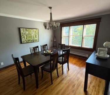 Waterford Valley Apartment | Westmount Manor Unit 5 - 3 Bedroom Apartment