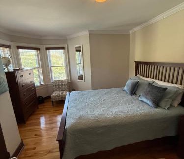 Waterford Valley Apartment | Westmount Manor Unit 5 - 3 Bedroom Apartment