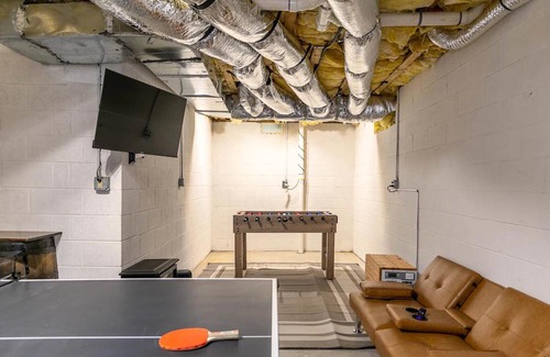 Sugar Grove House | Whiskey Creek Cabin