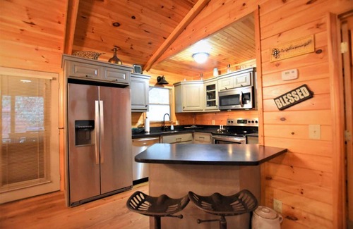 Sautee Nacoochee Cabin | Whispering Creek on Brown Bear - Creekside Cabin