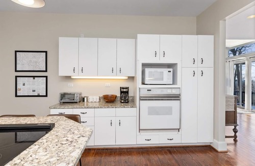 Nellysford House | Whispering Elm with Wintergreen Advantage