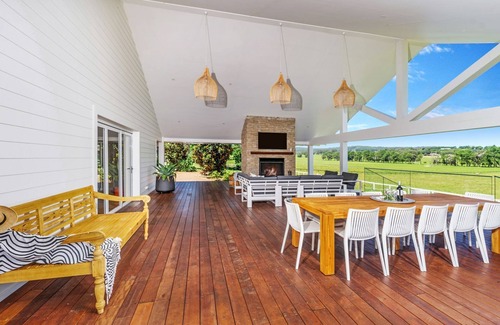 Far Meadow House | Whispering Pines, Berry & Surrounds