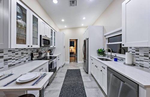 Jupiter Farms House | Whispering Woods Cottage - A Tranquil Escape