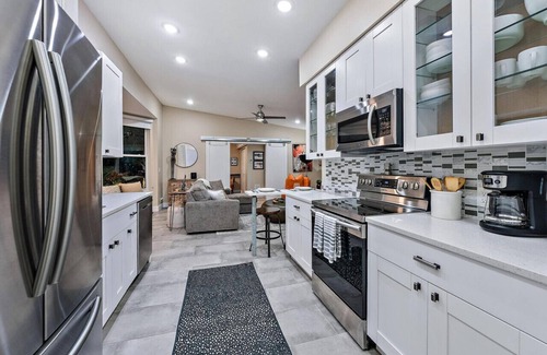 Jupiter Farms House | Whispering Woods Cottage - A Tranquil Escape