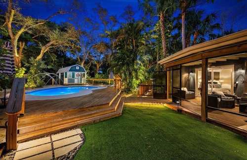 Jupiter Farms House | Whispering Woods Cottage - A Tranquil Escape