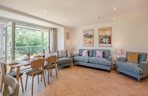 Ruswarp House | Whistle Stop