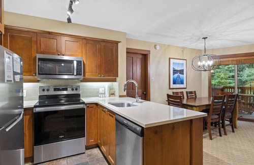 Blackcomb Condo | Whistler - Horstman House - 3 Bedroom #402