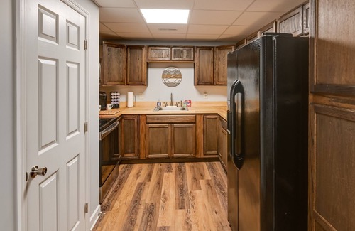 White Bluff Apartment | White Bluff Rental w/ Seasonal Pool & Fire Pit!