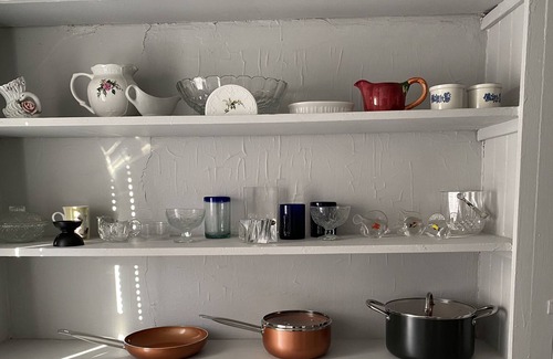 Springfield Bed & Breakfast | White Cozy Room (1B)