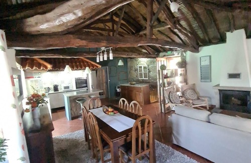 Alijo House | White House at Douro Vignobles