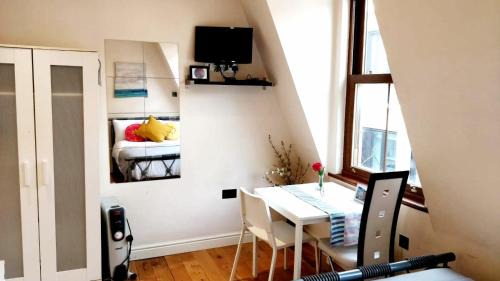 Spitalfields House | White's Row Resident