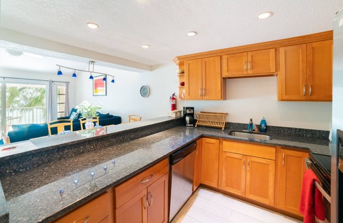 Seven Mile Beach Apartment | White Sands 3 Bed 7 Mile Beach