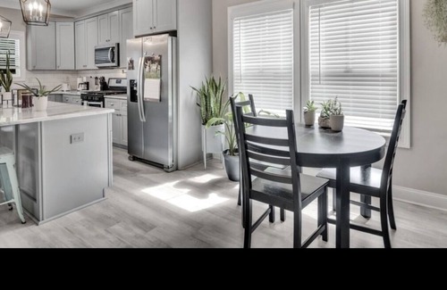 Mount Holly House | White Water Retreat