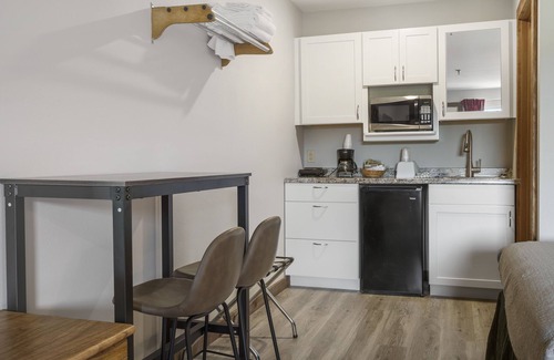 Indian Point Hotel | White Wing Lodge