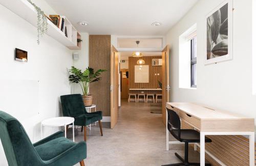Bowes Apartment | Whittington Apartments