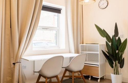 Bowes Apartment | Whittington Apartments