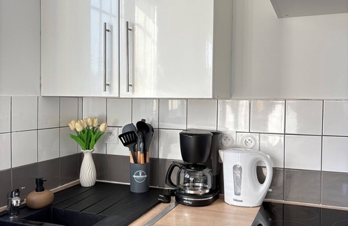 Ambares-et-Lagrave House | WHOLE HOUSE JACUZZI RECEPTION OPEN 24/7