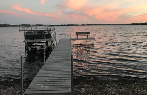 Faribault House | Why not stay at the lake?