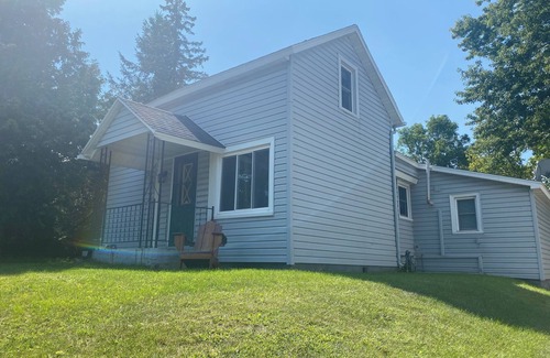 Stevens Point House | WI river, Kash Park Play & Stay, Pet friendly, fully fenced yard.