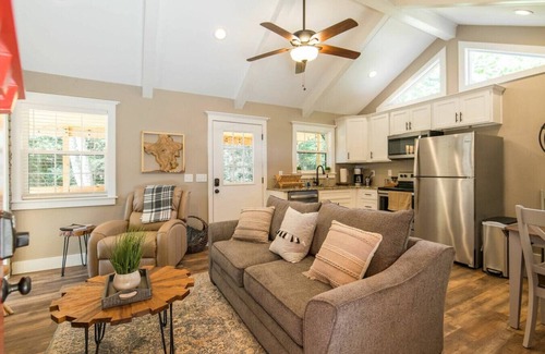 Rogers Apartment | WiFi & Waterfront - Soul Sister Red River Gorge KY