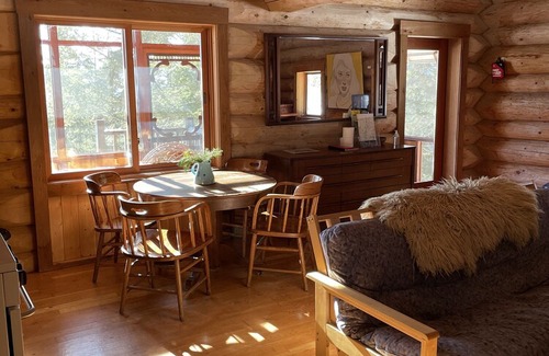 Mara Cottage | Wild Rose Cabin ~ 10 Min from the Larch Hills Nordic Ski Trails