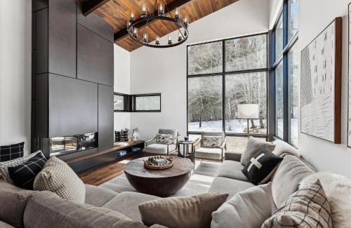 Stowe Area House | Wildebrook: 4br Mountain Luxury, fireplace, hot tub, x-country ski in/out, 10min to ski resort