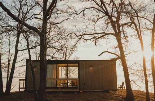 West Tawakoni Cabin | Wilding Hotels Scenic Suite