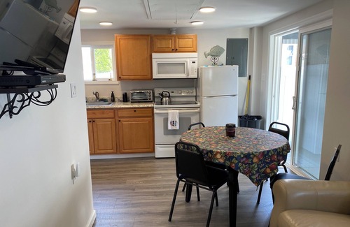 Wildwood Cottage | Wildwood cottage 2 blocks from boardwalk